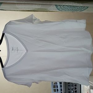 White v neck t shirt